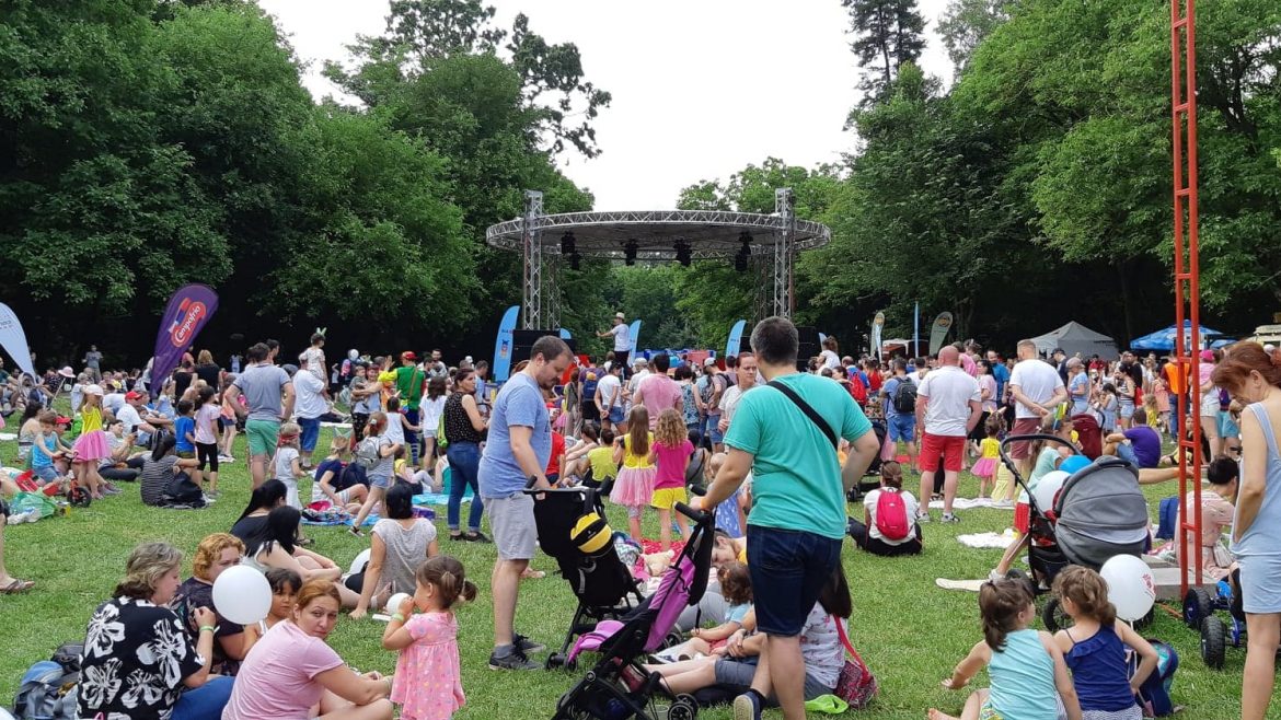 zurlandia financial parenting